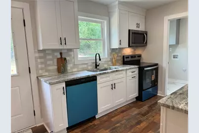 315 Small Street, Thomasville, NC 27360 - Photo 4