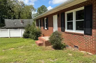 308 K St, North Wilkesboro, NC 28659 - Photo 2