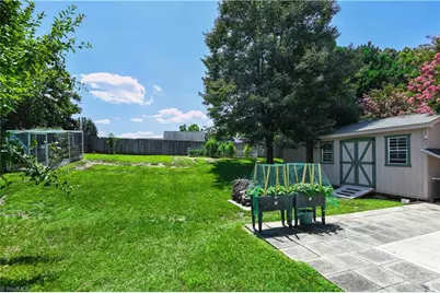 5607 Wellsley Drive W, Greensboro, NC 27407 - Photo 38