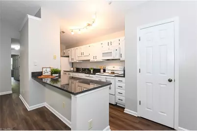 5934 W Friendly Avenue #K, Greensboro, NC 27410 - Photo 4
