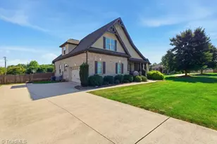 104 Tyler Ct, Advance, NC 27006 - Photo 2