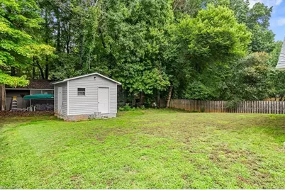 2325 Meadow Gate Drive, Greensboro, NC 27455 - Photo 30