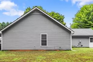 2325 Meadow Gate Dr, Greensboro, NC 27455 - Photo 28