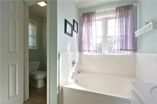 19 Crestbrook Ct, Greensboro, NC 27455 - Photo 10