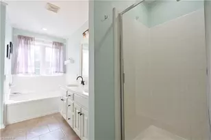 19 Crestbrook Ct, Greensboro, NC 27455 - Photo 8