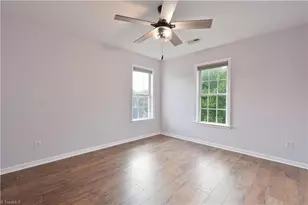 19 Crestbrook Ct, Greensboro, NC 27455 - Photo 12
