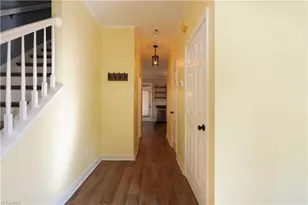 19 Crestbrook Ct, Greensboro, NC 27455 - Photo 2