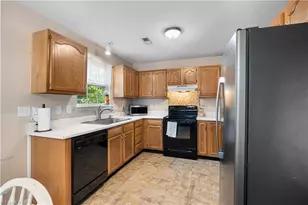 5702 Fountainhead Dr, Greensboro, NC 27455 - Photo 10