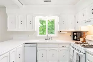 1805 Travis Ln, Burlington, NC 27217 - Photo 12
