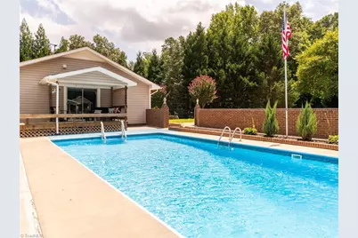 1805 Travis Lane, Burlington, NC 27217 - Photo 2