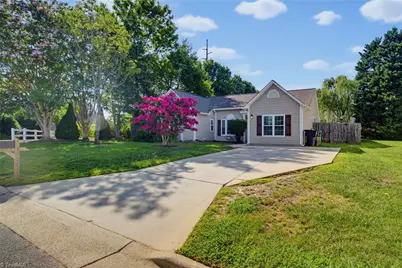 3701 Woodpark Drive, Jamestown, NC 27282 - Photo 2