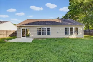 3701 Woodpark Dr, Jamestown, NC 27282 - Photo 4