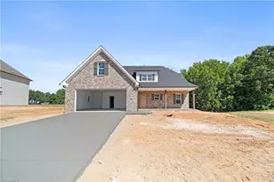 165 Canton Dr, Lexington, NC 27295 - Photo 2