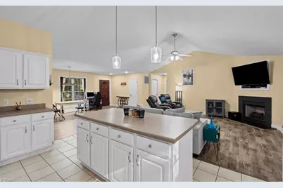 5919 Evelyn Lane, Pleasant Garden, NC 27313 - Photo 12