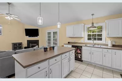 5919 Evelyn Lane, Pleasant Garden, NC 27313 - Photo 14