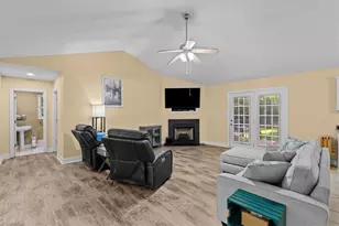 5919 Evelyn Ln, Pleasant Garden, NC 27313 - Photo 6