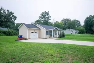 198 Quail Dr, Winston-Salem, NC 27105 - Photo 2