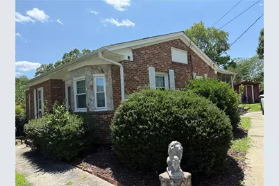 2201 Woodberry Drive, Greensboro, NC 27403 - Photo 2