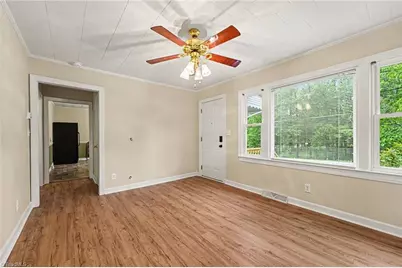 204 Broad Street, Reidsville, NC 27320 - Photo 6