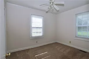 1320 Whitsett St, Burlington, NC 27215 - Photo 8
