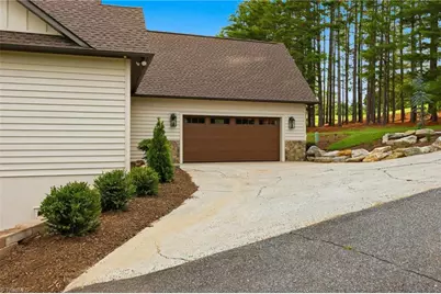 643 Landing Drive, Jefferson, NC 28640 - Photo 4