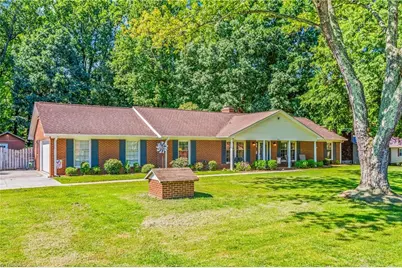 216 Vancouver Court, Kernersville, NC 27284 - Photo 2