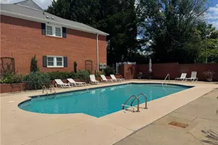 329 Hanover Arms Ct, Winston-Salem, NC 27104 - Photo 16