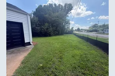 1048 E Clemmonsville Road, Winston-Salem, NC 27127 - Photo 12