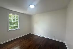 1048 E Clemmonsville Rd, Winston-Salem, NC 27127 - Photo 8