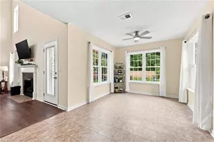 6306 Thornblade Ct, Greensboro, NC 27410 - Photo 10
