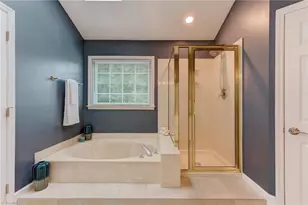 5811 Cold Harbor Dr, Greensboro, NC 27410 - Photo 22