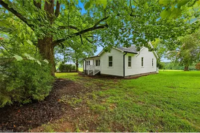 1054 Mulberry Mill Road, North Wilkesboro, NC 28659 - Photo 10