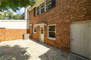1 Fountain Manor Dr, Greensboro, NC 27405 - Photo 28