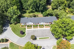 1 Fountain Manor Dr, Greensboro, NC 27405 - Photo 40