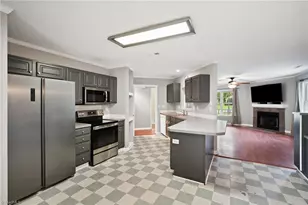 1625 N Ammons Dr, Clemmons, NC 27012 - Photo 4