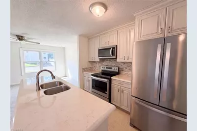 889 Salem Pointe Lane, Winston-Salem, NC 27101 - Photo 8