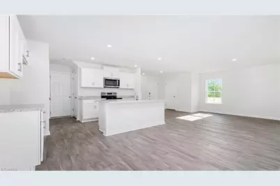 624 Beechwood Circle, Thomasville, NC 27360 - Photo 6