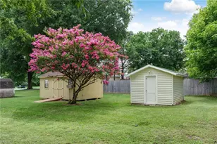 1106 Walnut St, Reidsville, NC 27320 - Photo 10
