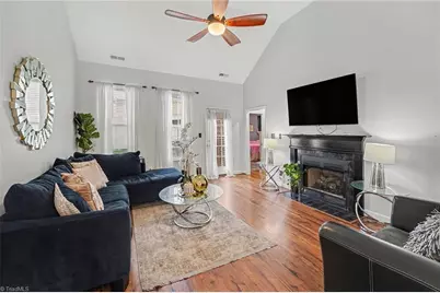 115 Stillmere Court, Winston-Salem, NC 27101 - Photo 2