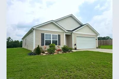 202 Alamos Avenue, Lexington, NC 27295 - Photo 2