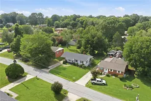 1208 Wallace St, Burlington, NC 27217 - Photo 24