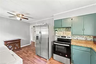 1208 Wallace St, Burlington, NC 27217 - Photo 14