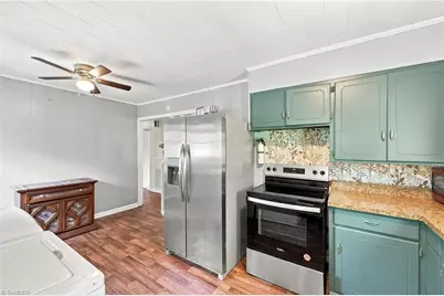 1208 Wallace Street, Burlington, NC 27217 - Photo 12