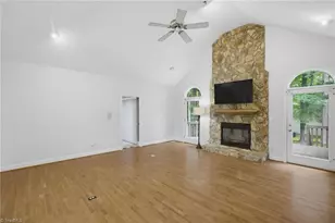 7802 High Meadows Rd, Greensboro, NC 27455 - Photo 8