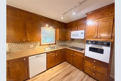 608 Morehead Street, Reidsville, NC 27320 - Photo 2