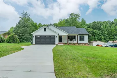 32 Ranchor Drive, Thomasville, NC 27360 - Photo 4