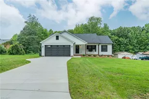 32 Ranchor Dr, Thomasville, NC 27360 - Photo 4