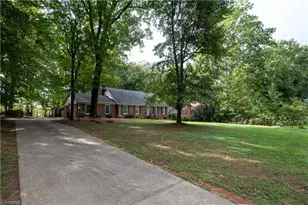 2312 Belmont Dr, Reidsville, NC 27320 - Photo 2