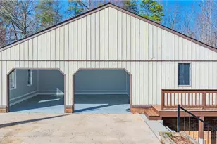 682 Cecil St, Thomasville, NC 27360 - Photo 10