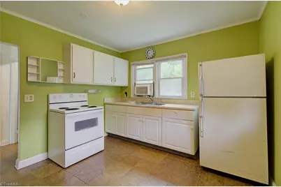 416 E Peachtree Drive, High Point, NC 27265 - Photo 12